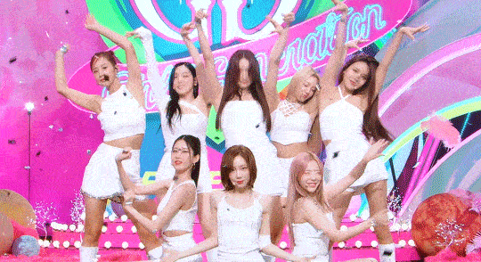 Girls' Generation doing the ending pose of Forever 1
